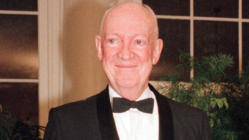 38165504dinn_20010629_32574.jpg