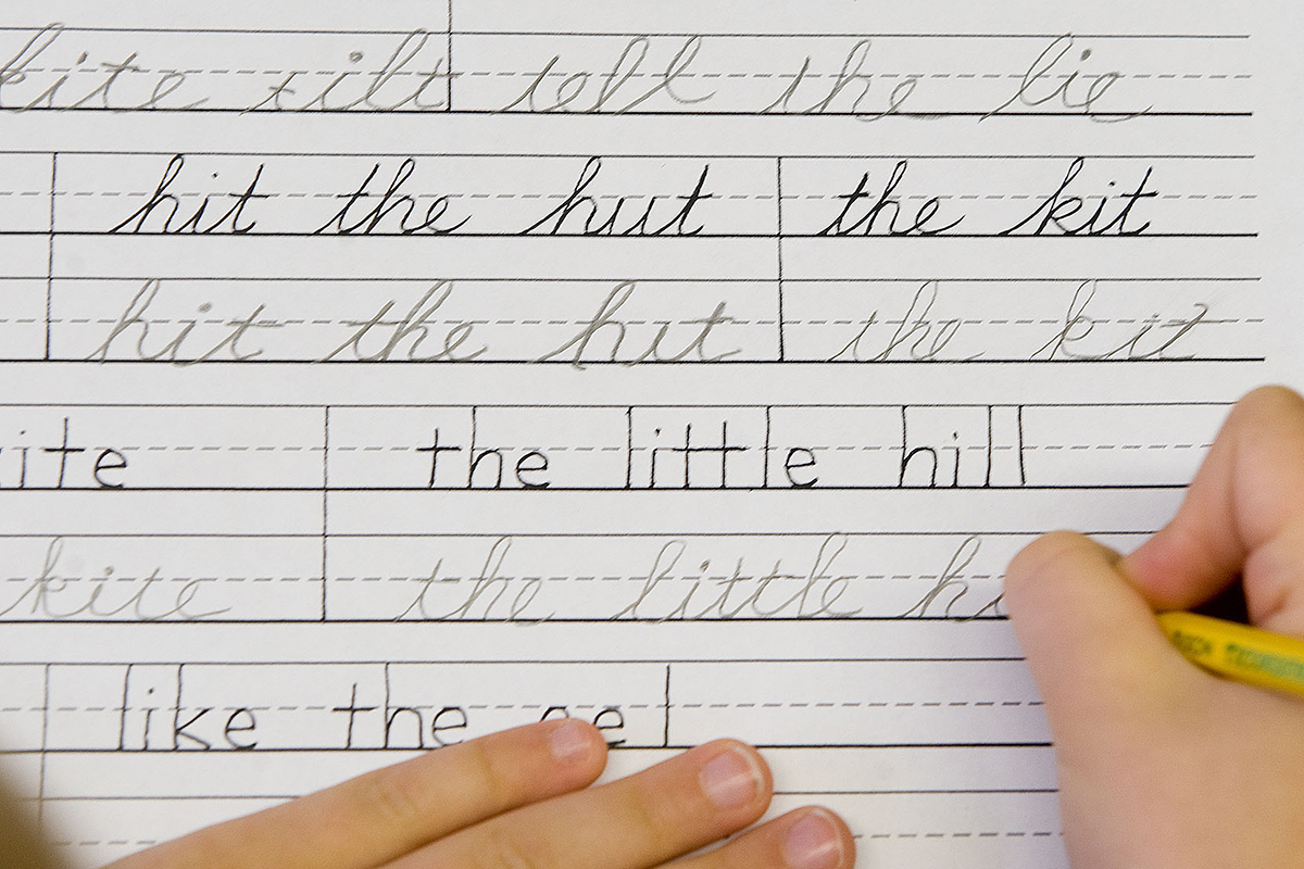 NJ elementary school students will learn cursive again – NBC New York