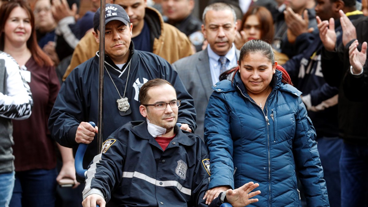 Gunman Allegedly Attacks NYPD Twice in 12 Hours; 2 Hurt Officers ...