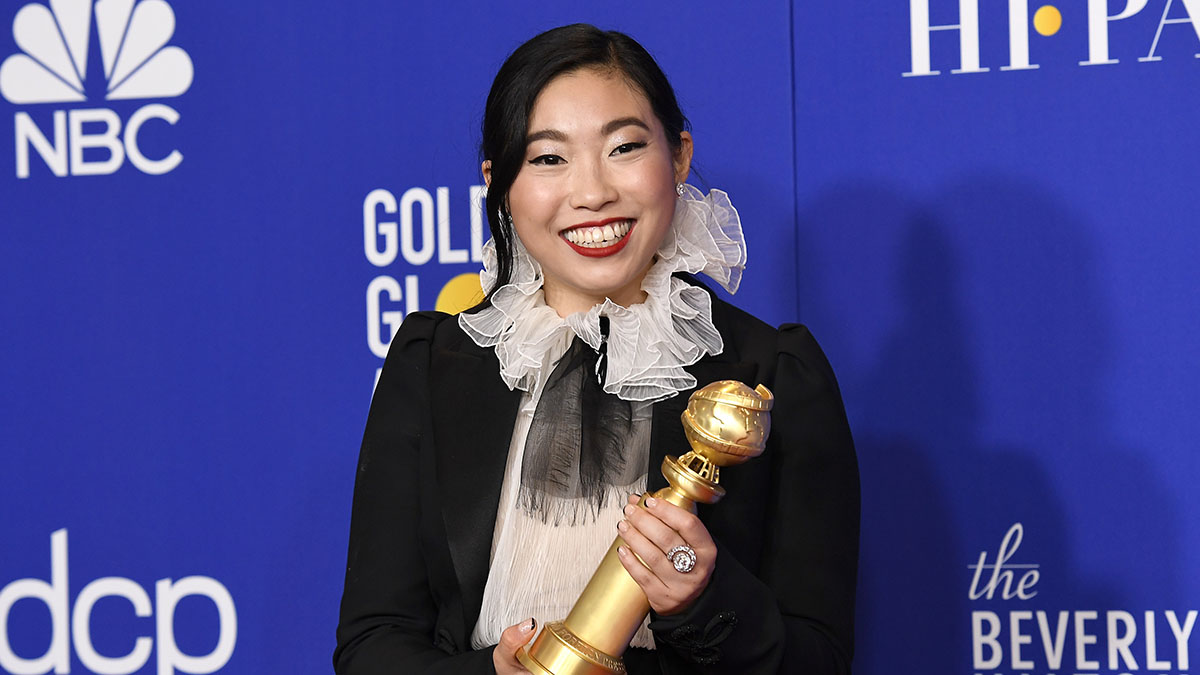 ‘Stop Manspreading!’ Queens Native Awkwafina Takes Over 7 Train Subway