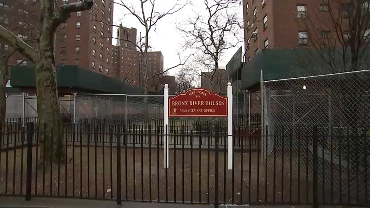 Residents at NYC Housing Complex Unaware of Legionnaires’ Cases NBC New York