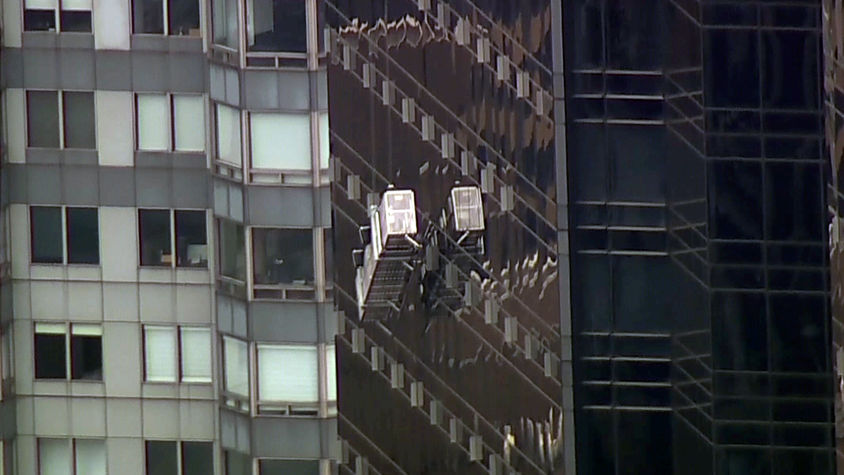 Workers Rescued From Dangling Scaffold at Columbus Circle – NBC New York