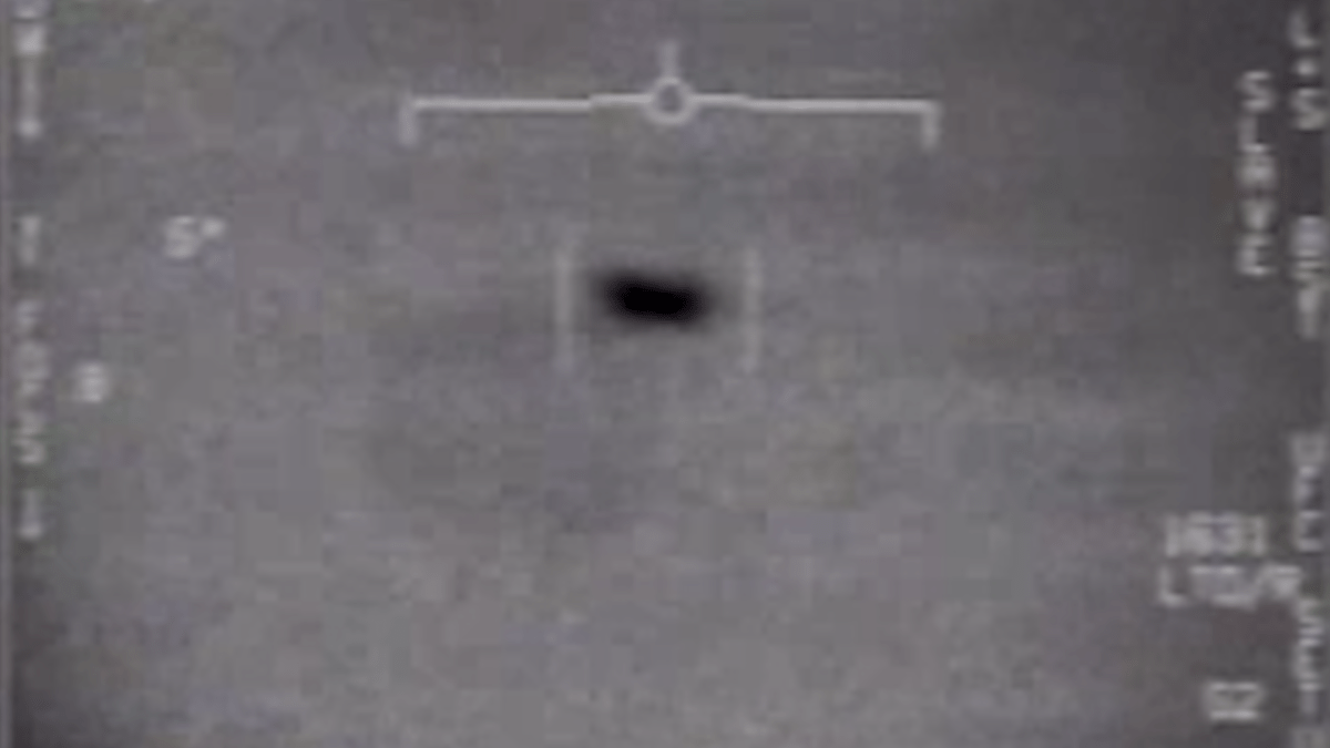 Newly Leaked Video Shows UFO Flying Near US Navy Ships, Disappearing ...