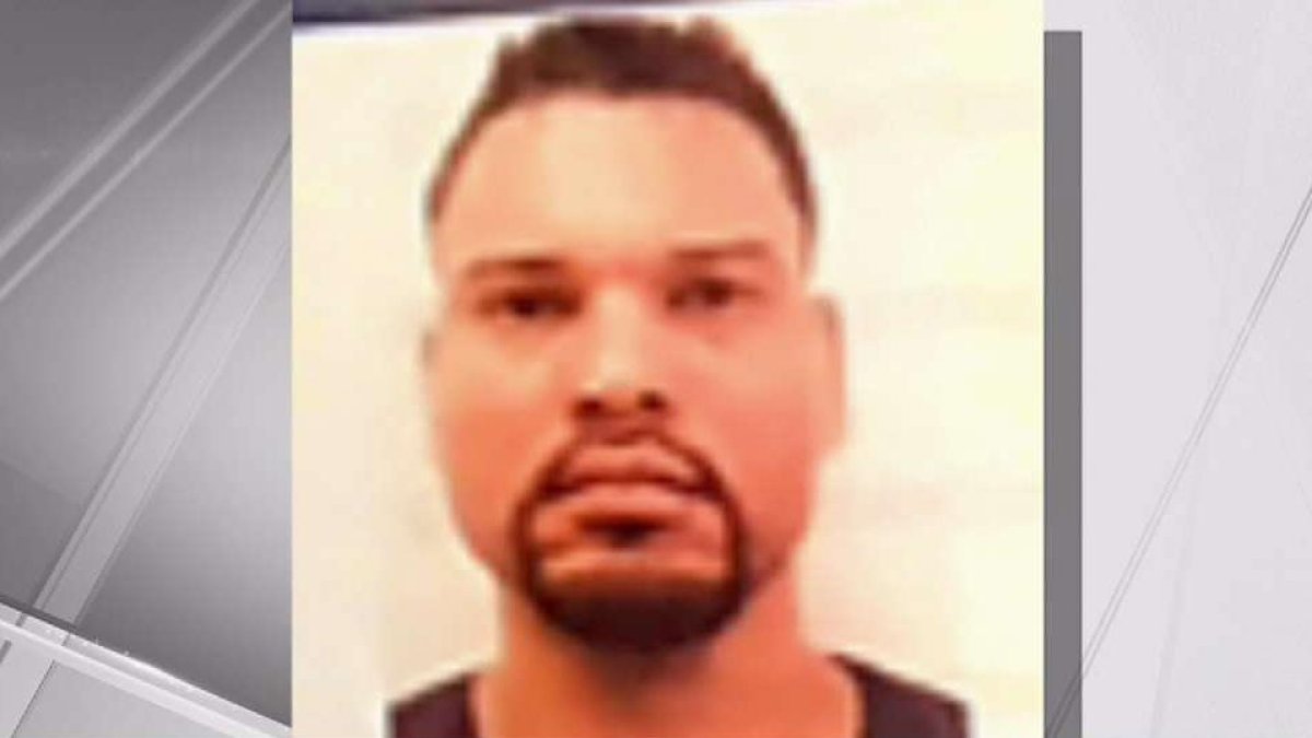 Escaped Prisoner Hides from Police at Newark Airport NBC New