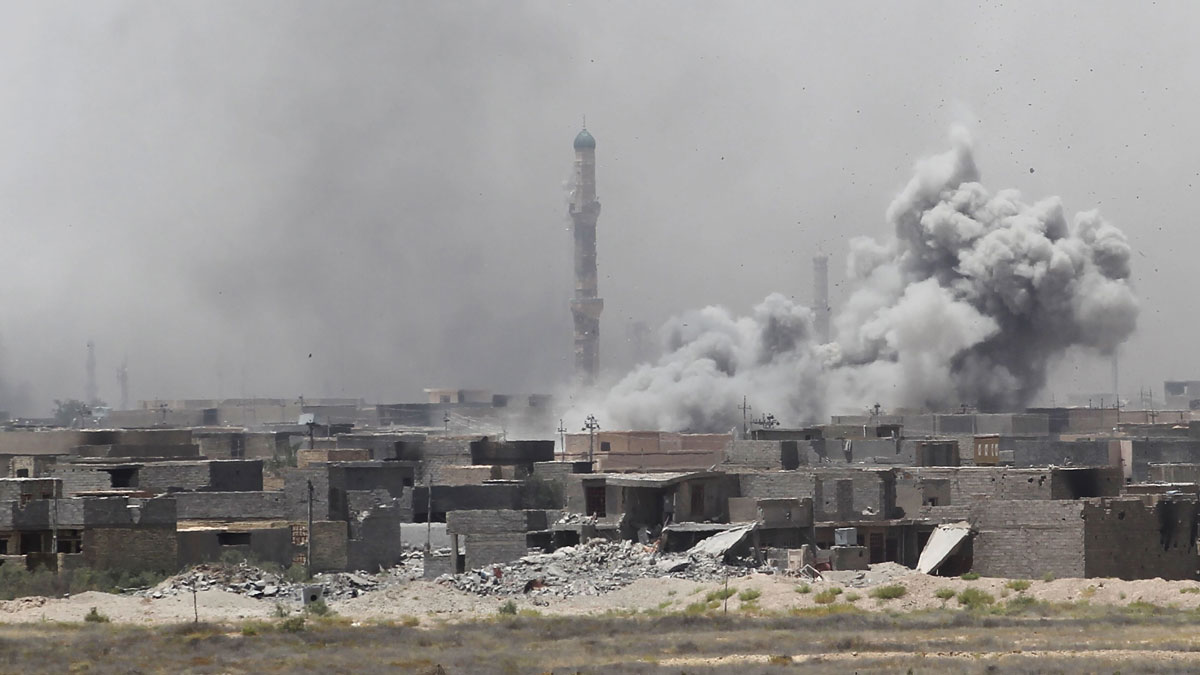 ISIS Opens Fire on Civilians, Killing 30 in Fallujah: Iraqi Military ...