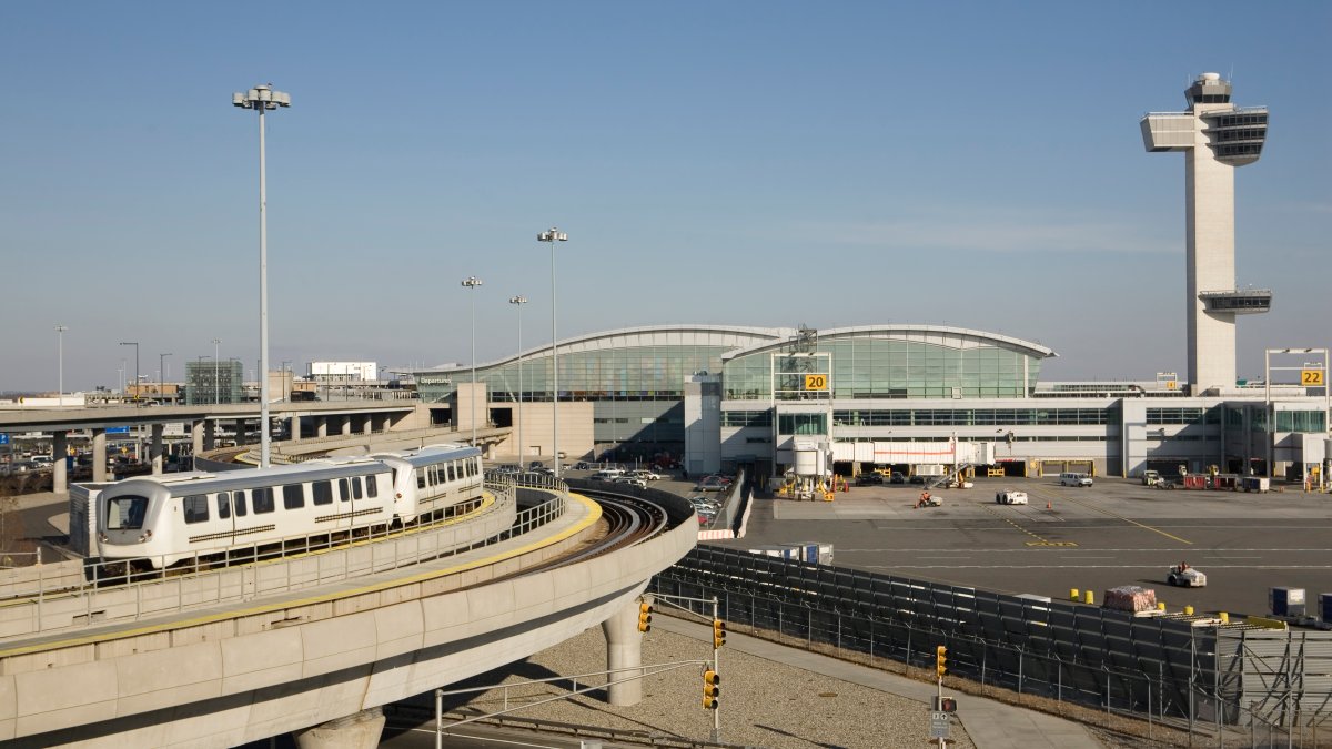 JetBlue Planes Bump at Gate Area – NBC New York