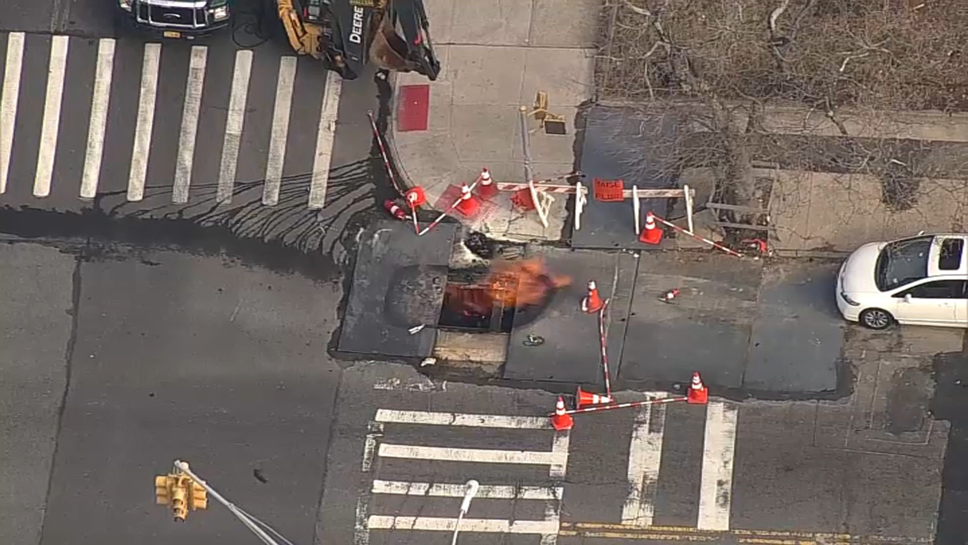 Manhole Fire In Brooklyn Leaves 2 Workers In Serious Condition – NBC ...