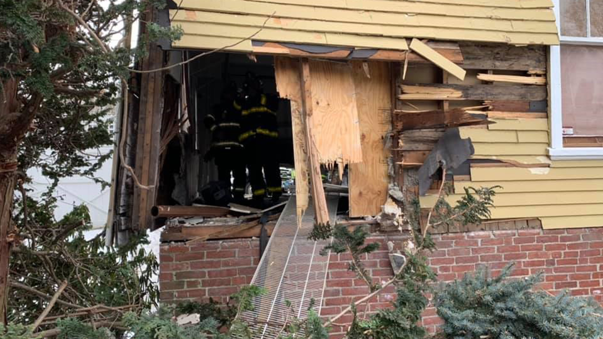 Driver Crashes Through Melrose Home, Lands in Pool NBC New York