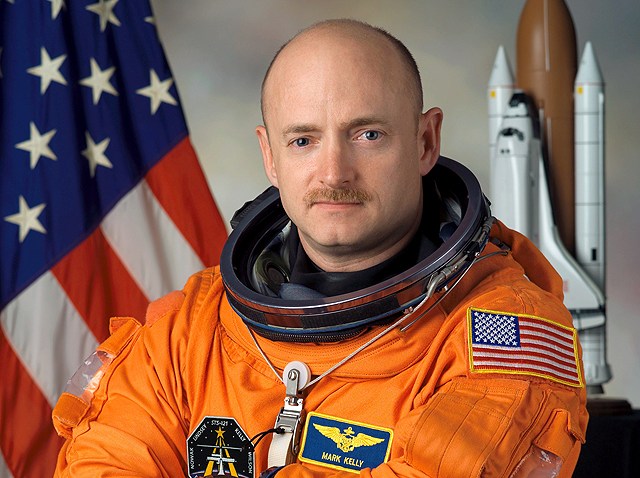 NASA-astronaut-mark-kelly-giffords