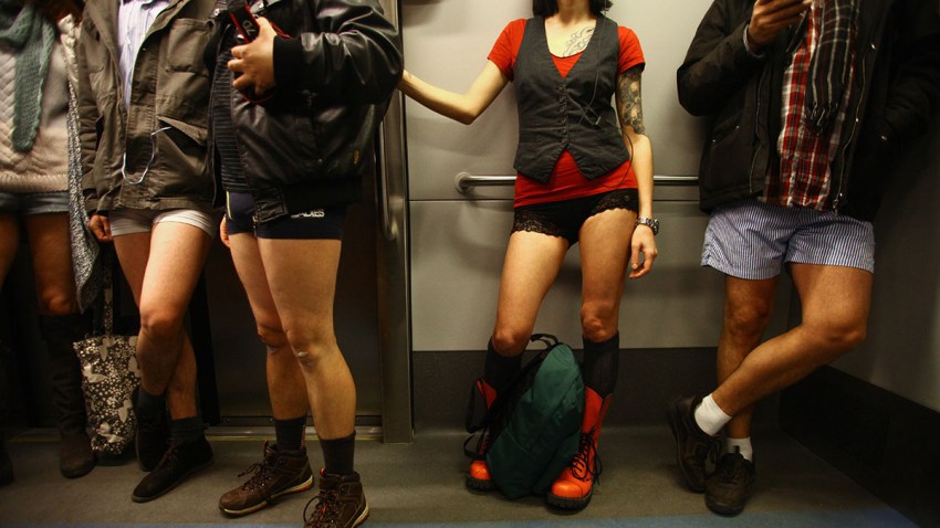 Pranksters to Shiver in Their Skivvies for Sunday’s No Pants Subway ...