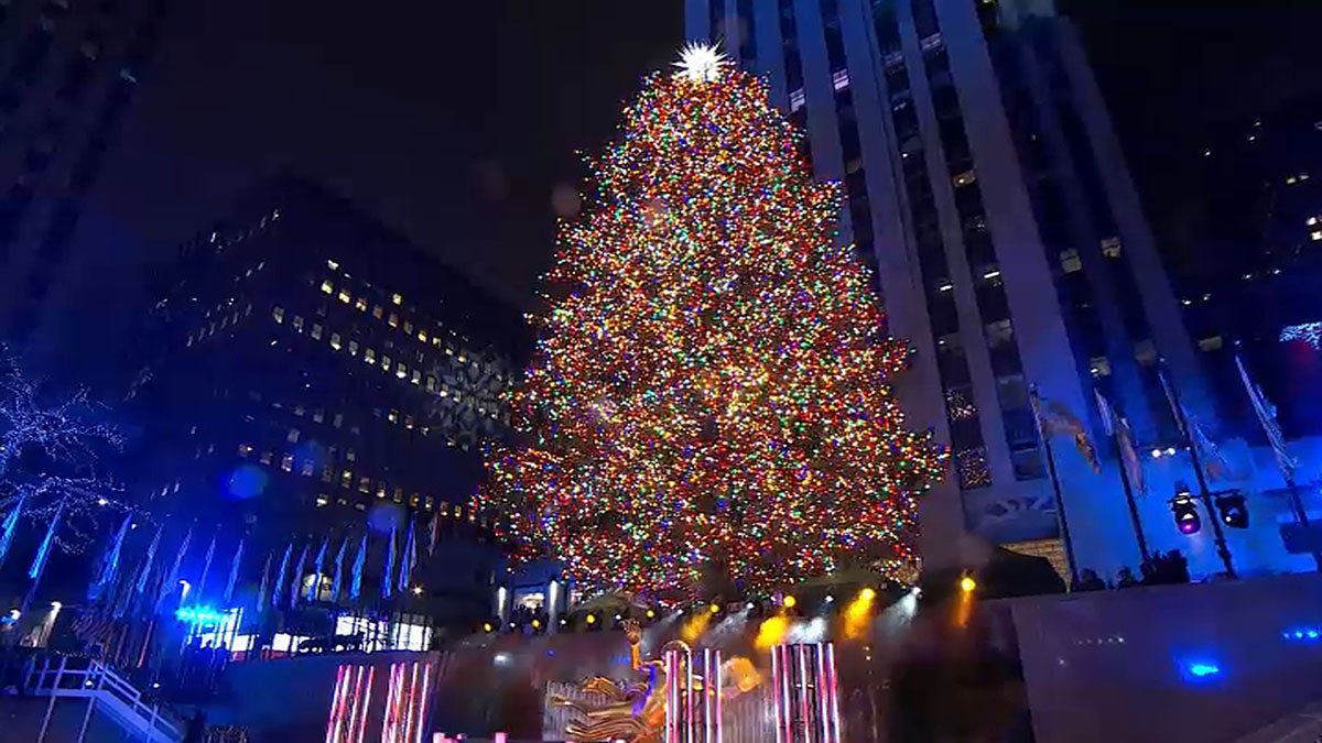 christmas tree rockefeller 2020 rerun Lighting Of Rockefeller Center Christmas Tree Dazzles Crowds And Ushers In Holiday Season Amid Chilly Temps Nbc New York christmas tree rockefeller 2020 rerun