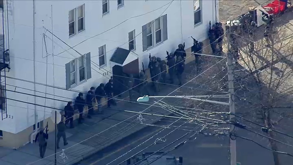SWAT Swarms Streets of Northern New Jersey Town – NBC New York