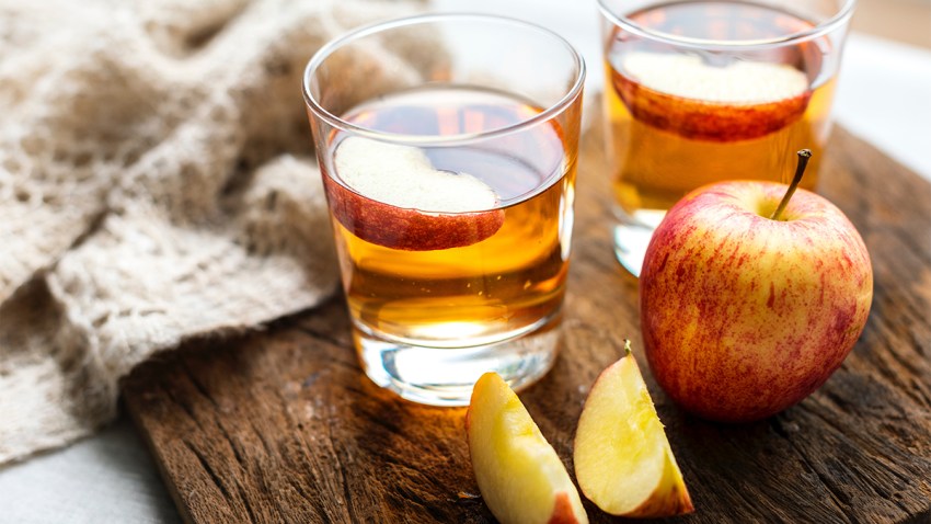 apple-apple-juice-beverage-1536868 resized pexels