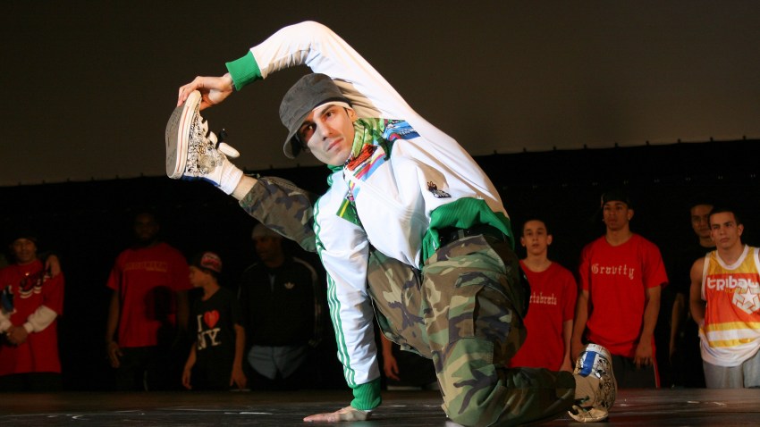 012909 breakdancer - NYC