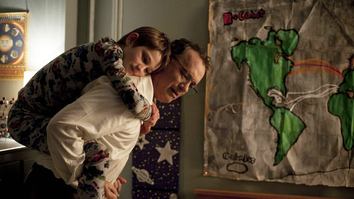 extremely-loud-incredibly-close-movie-image-tom-hanks-01