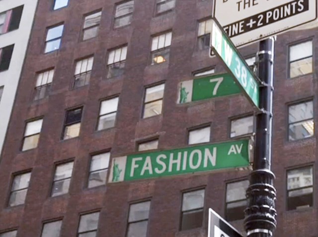 fashion avenue sign