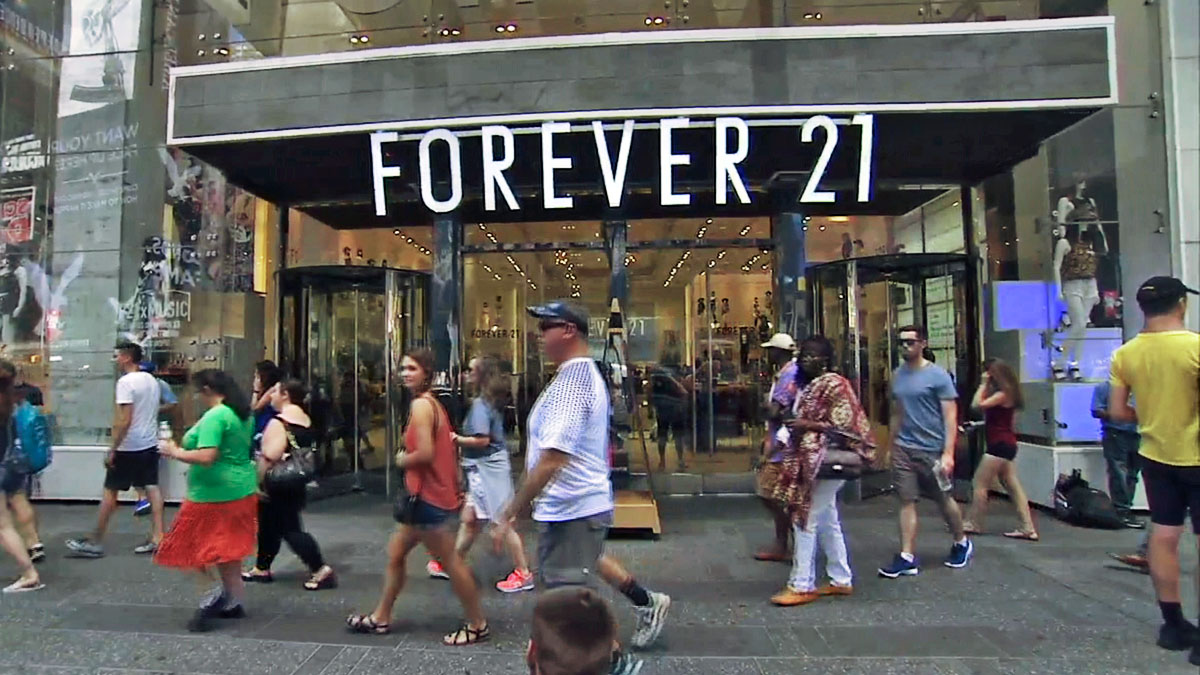 Times Square Forever 21 Shopper Spots Peeper, Chases Him Down: Police ...