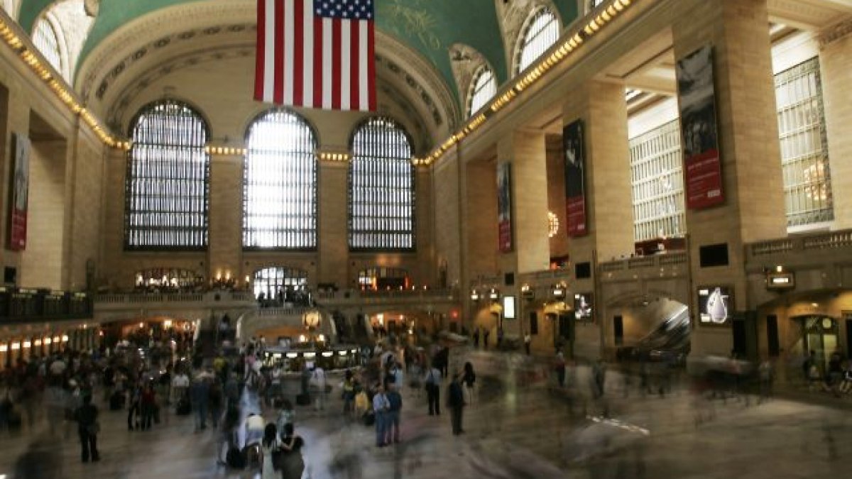 Two Men Injured in Grand Central Fight