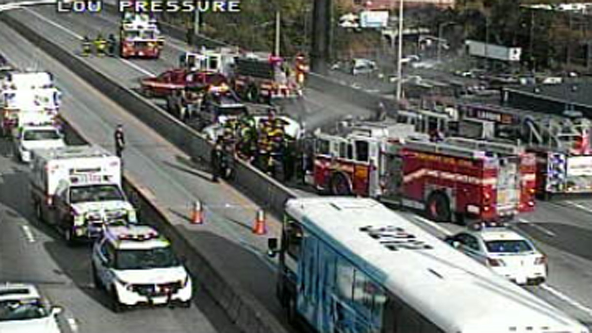 3Car Crash Causes Traffic Backup on Long Island