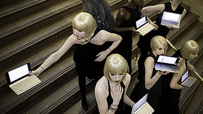 021209 live mannequins