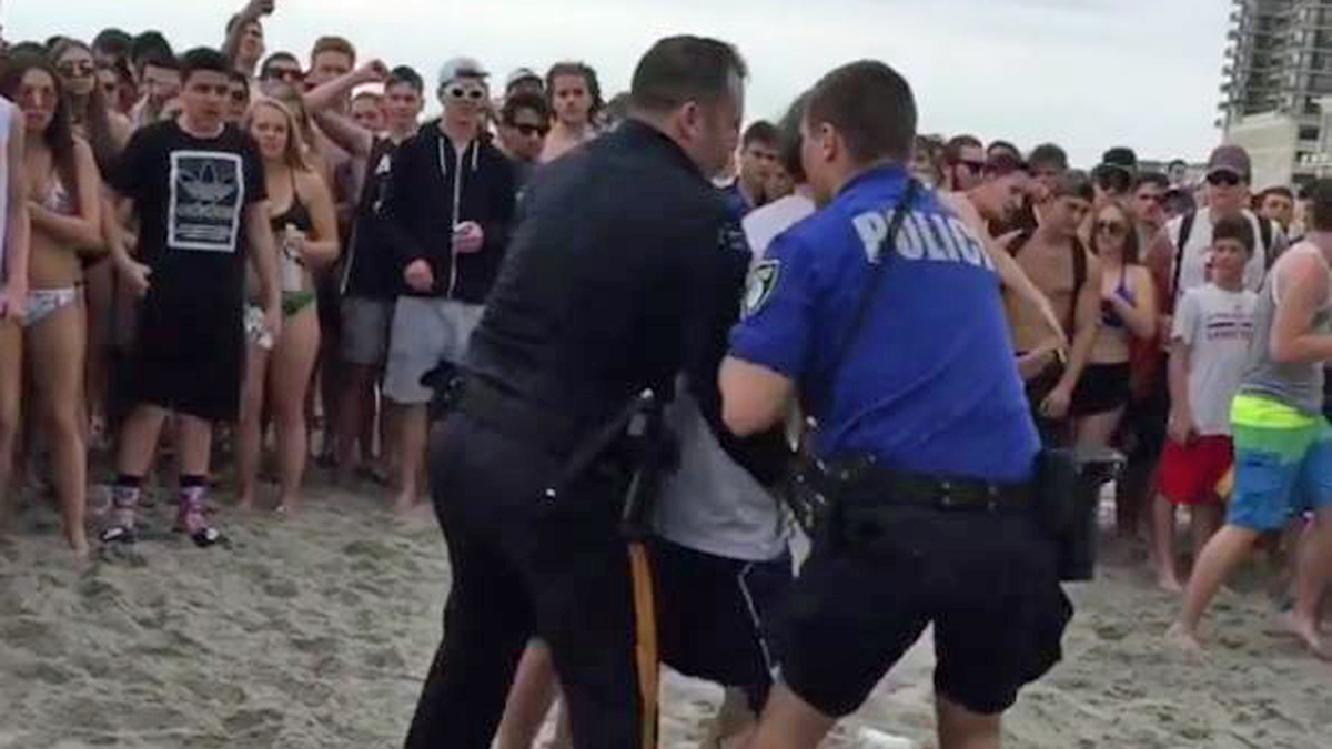 Nearly 300 Teens Get Into Huge Brawl on Jersey Shore Beach NBC New York