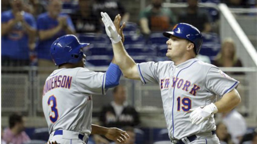 mets beat marlins_celebrate
