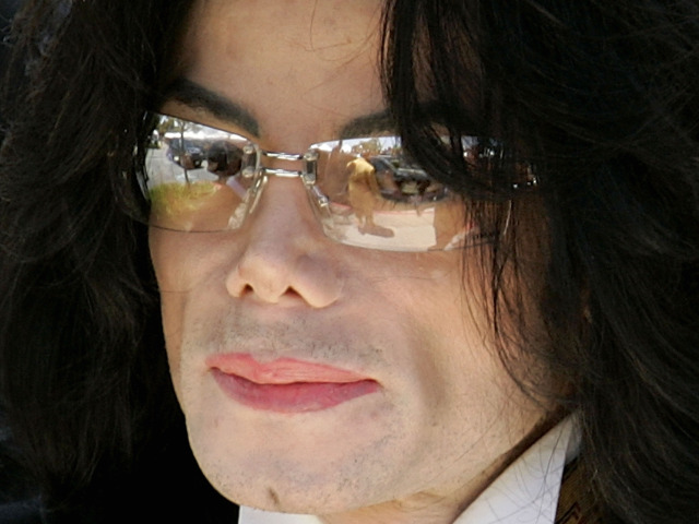 Michael Jackson Doc Interrupted CPR to Hide Drugs: Report – NBC New York