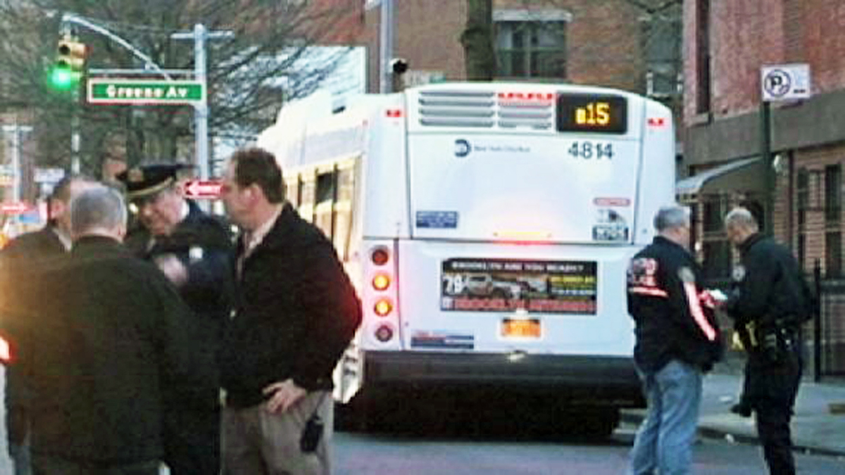 Man Shot Killed On Mta Bus In Brooklyn Police Nbc New York 0822