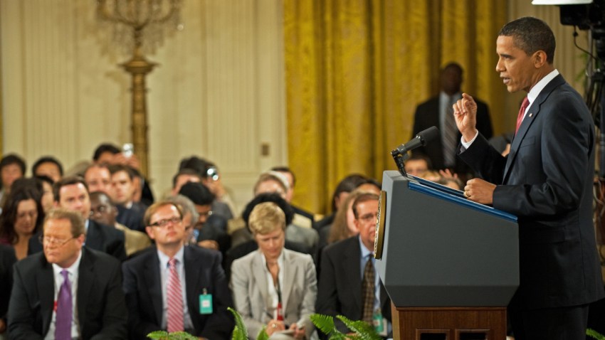 obama with media