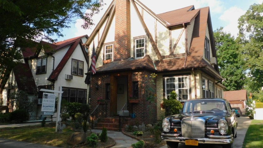 preview image trump house