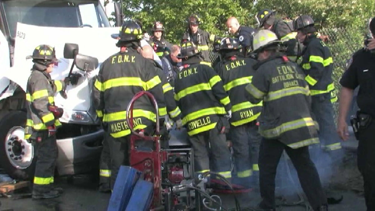 1 Dead, 9 Injured in 3Vehicle Crash in Queens NBC New York