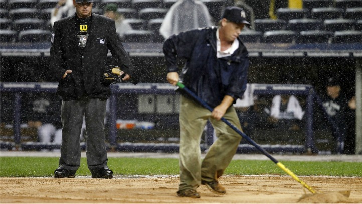 Yankees Win After 4-Hour Rain Delay – NBC New York