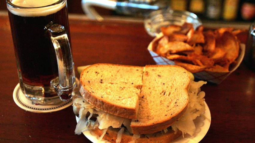 010409 Sandwich Beer