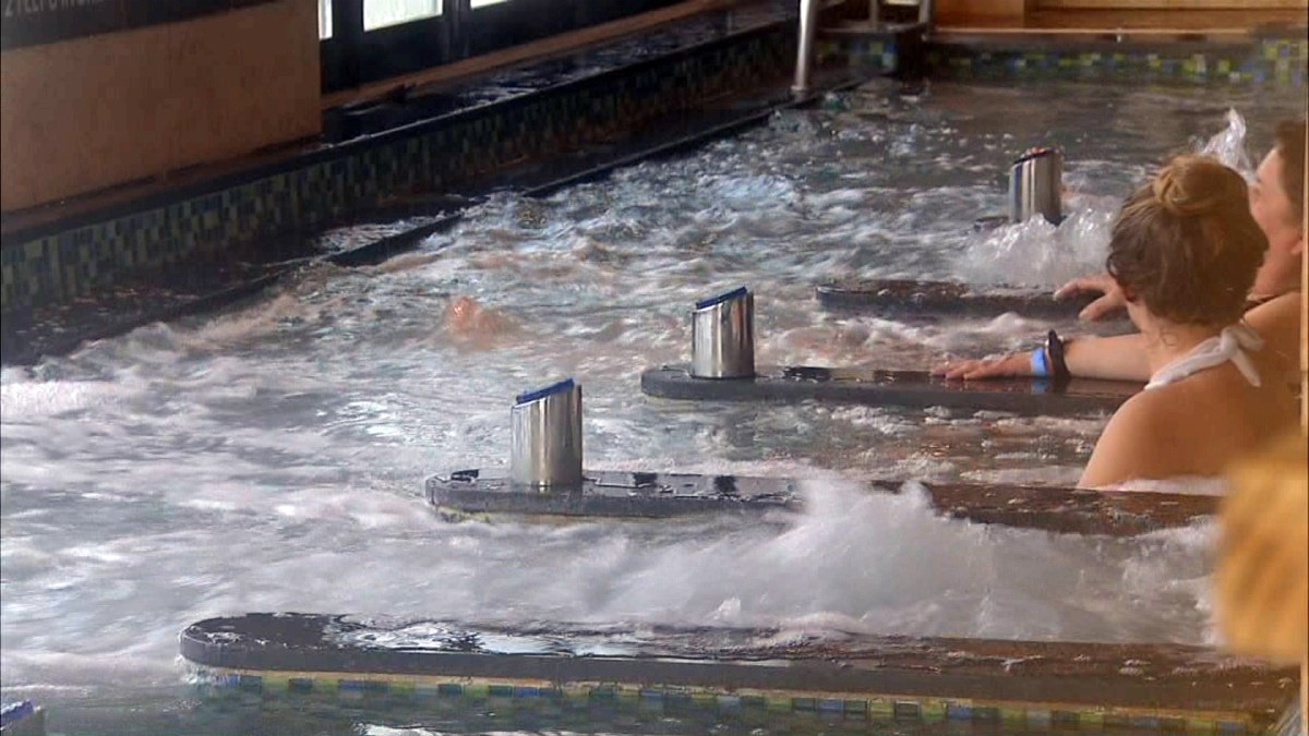 Girl Nearly Drowns While Swimming At Spa Castle In Queens Nbc