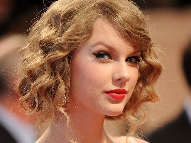 taylor swift costume lead