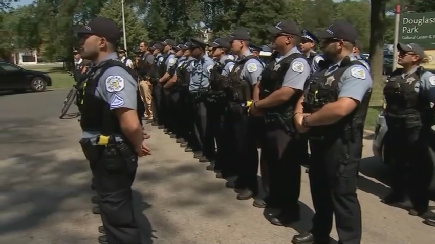 web - chicago police presence 8-4