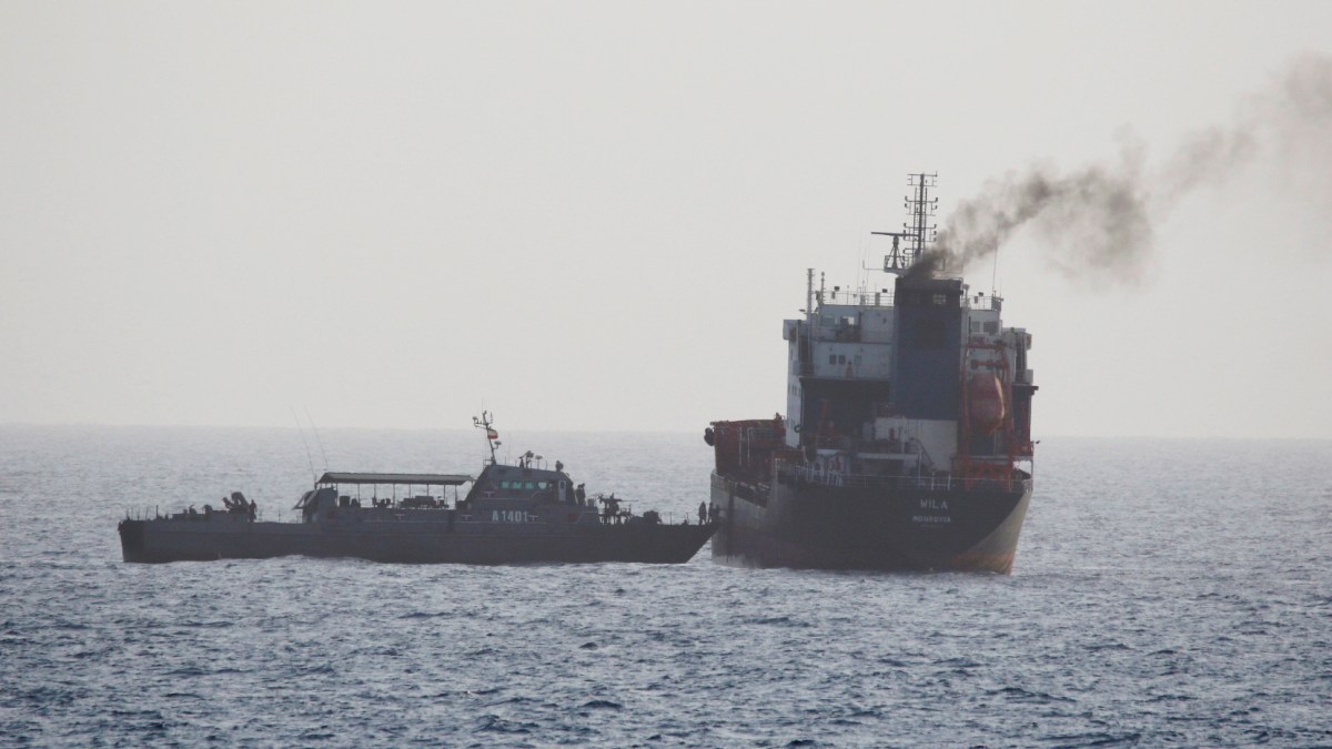 US Says Iran Briefly Seizes Oil Tanker Near Strait of Hormuz – NBC New York