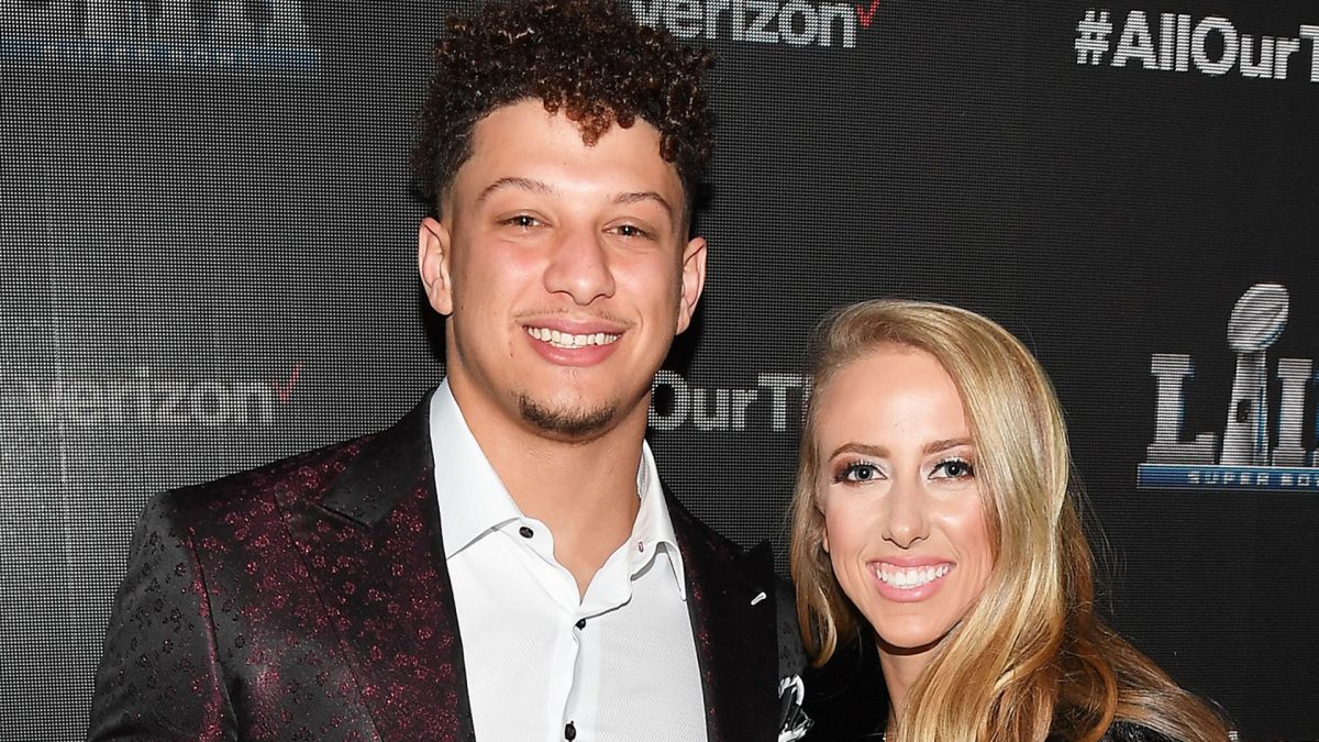 Chiefs QB Patrick Mahomes, fiancee Brittany Matthews get married in Hawaii, Trending