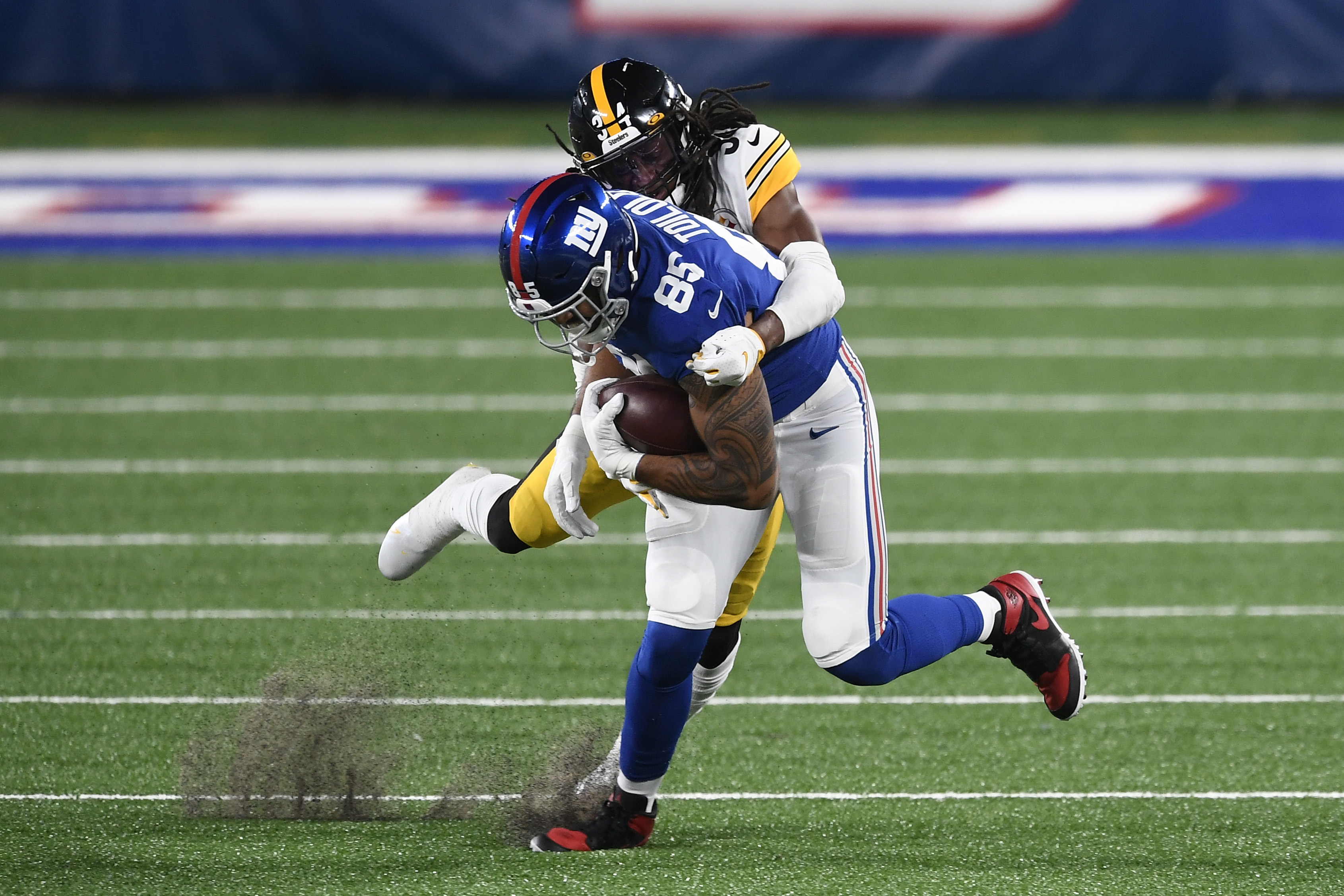 Steelers win season opener 26-16 over Giants