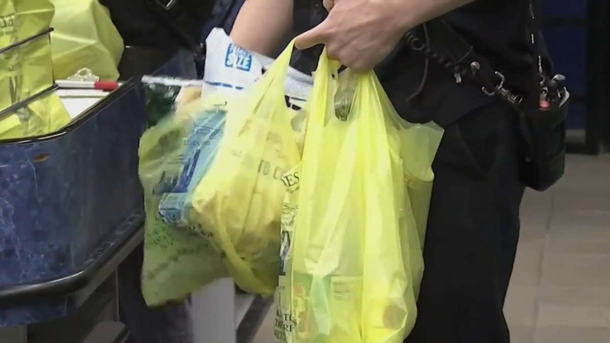 New Yorks Plastic Bag Ban Takes Effect Monday Nbc New York
