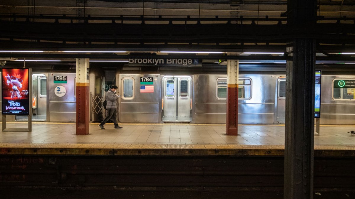 Man Slashed in Face With Box Cutter on Subway Platform: NYPD – NBC New York