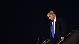 Trump steps off Air Force One