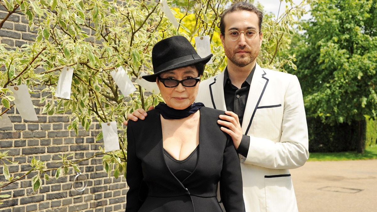 Sean Ono Lennon On Remixing Father S Music It Was Therapy Nbc New York Sean lennon is an american singer, songwriter, and an actor. https www nbcnewyork com news national international sean ono lennon on remixing fathers music it was therapy 2662493