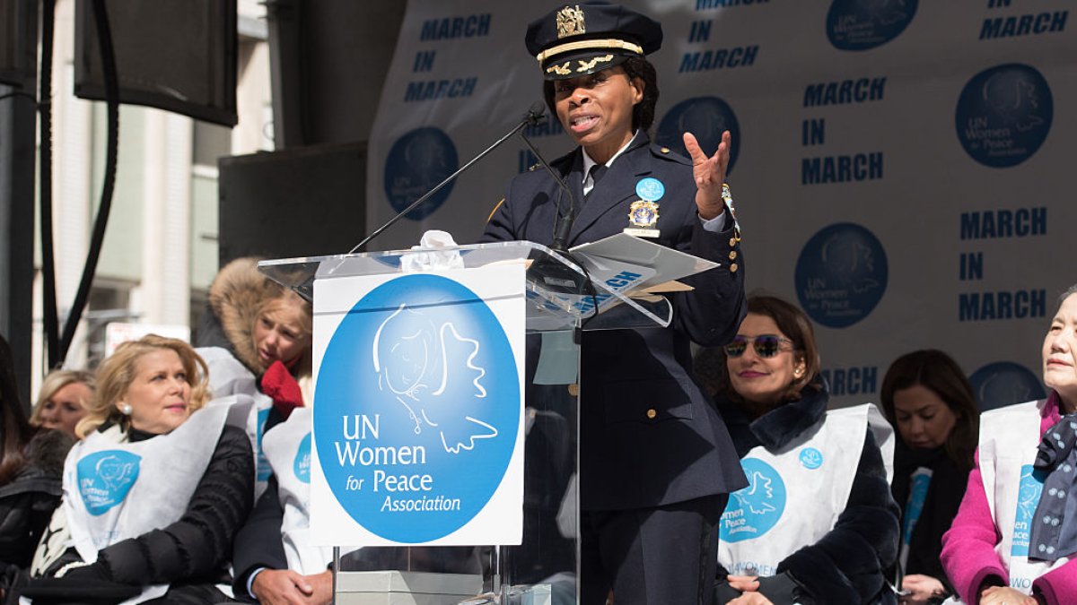 Juanita Holmes Named 1st Female NYPD Chief of Patrol – NBC New York