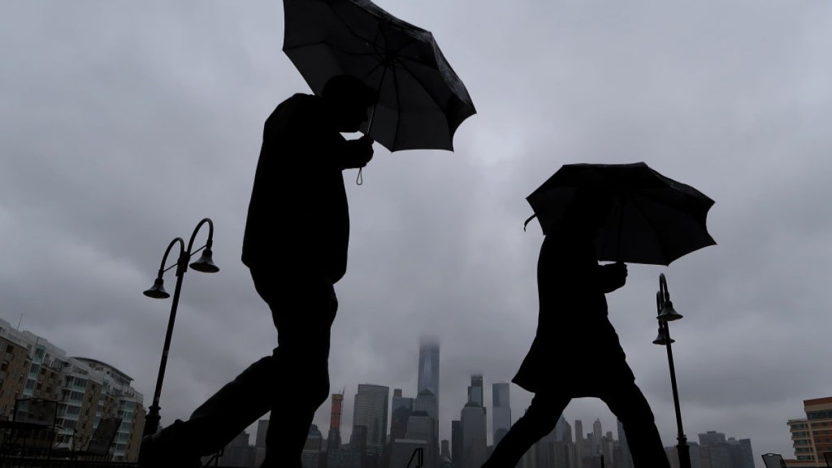 Rainy Thanksgiving Day Start Makes Way for Mild Temperatures Through