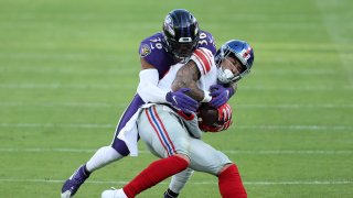 Tight end Evan Engram #88 of the New York Giants catches a pass against strong safety