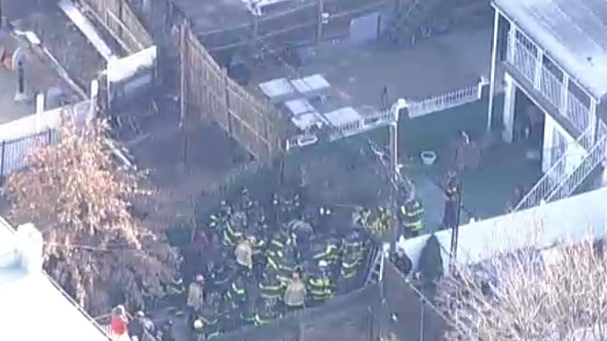 1 Dead, 2nd Worker Rescued After Wall Collapse in Brooklyn: Officials ...