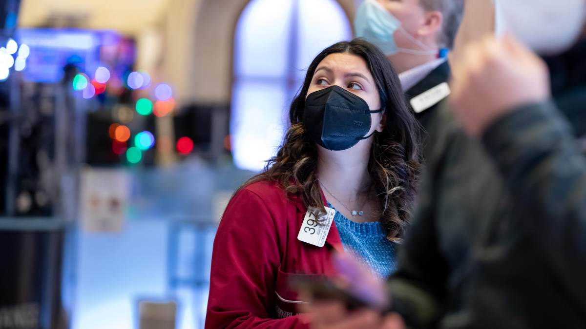 What to Watch Today: Wall Street Set to Continue Its Record Run - Vimarsana News