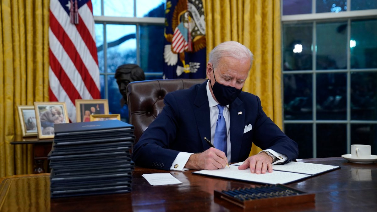 Biden Signs Executive Orders Reversing Trump Policies on the Border