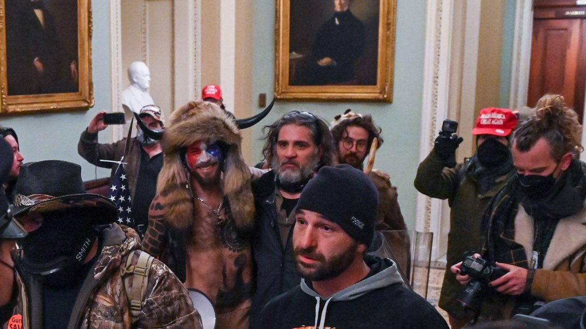 New York Man Seen Smoking Cigar During Capitol Riot Charged for ...